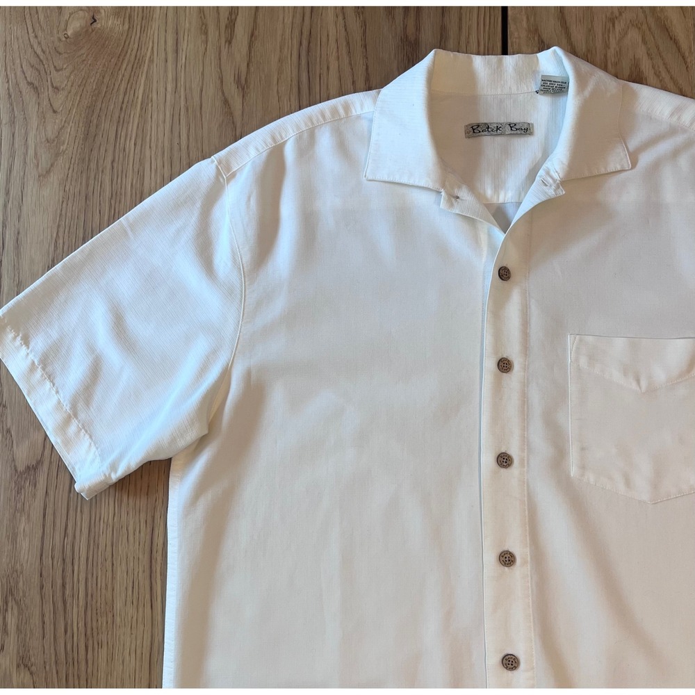 Batik Bay Button Down Shirt Mens XL White Textured Short Sleeve Coastal Beach
